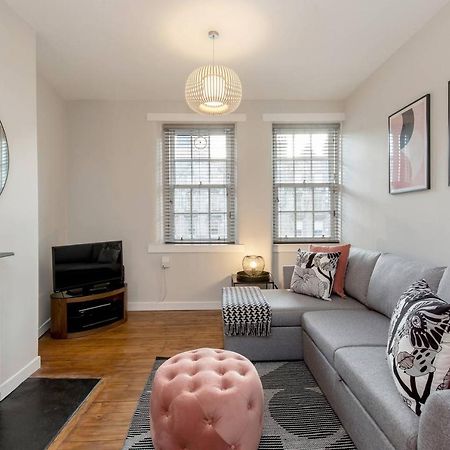 Altido Unique & Stylish Grassmarket Apt - Close To Castle Edimburgo Exterior foto