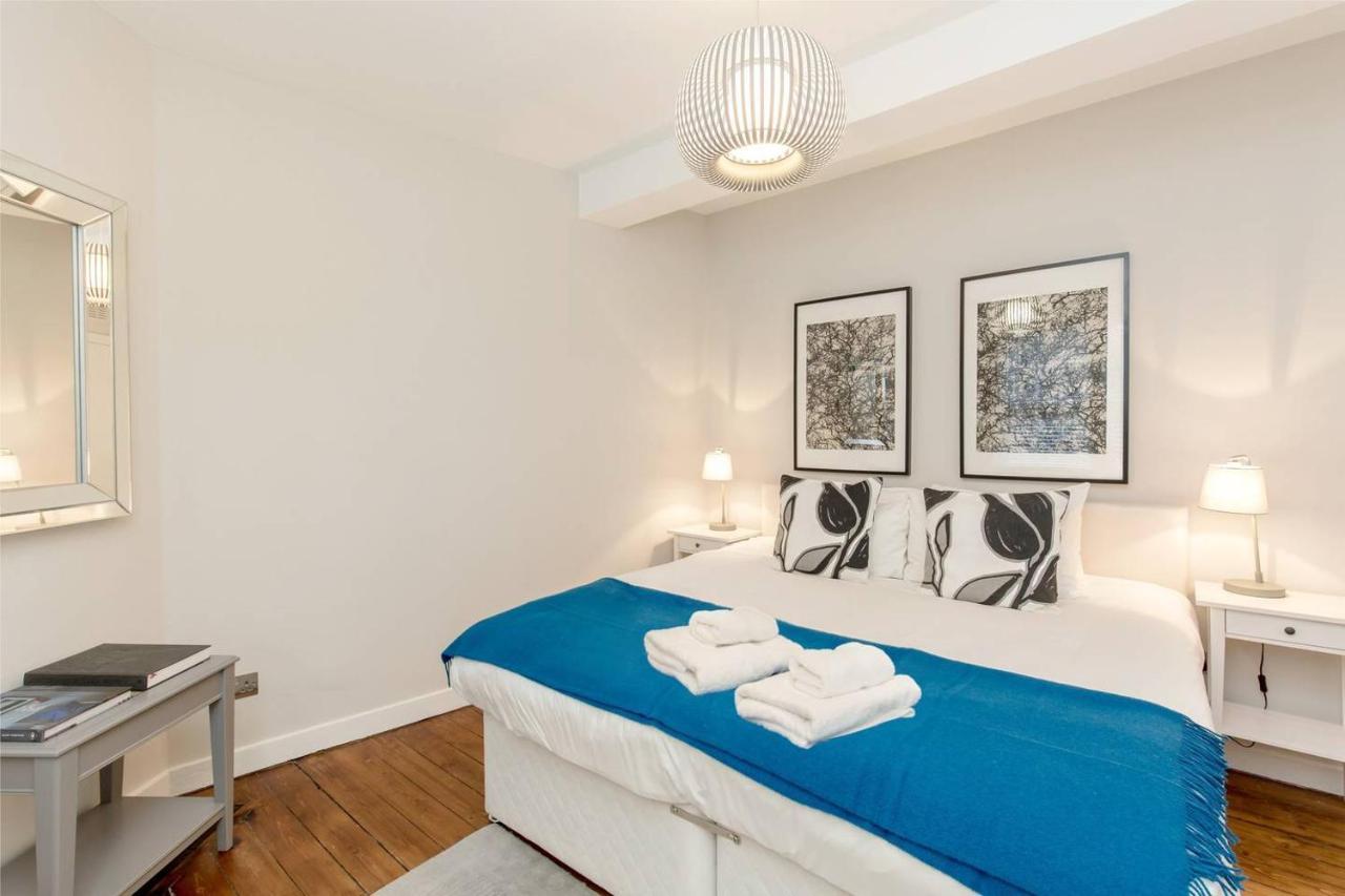 Altido Unique & Stylish Grassmarket Apt - Close To Castle Edimburgo Exterior foto