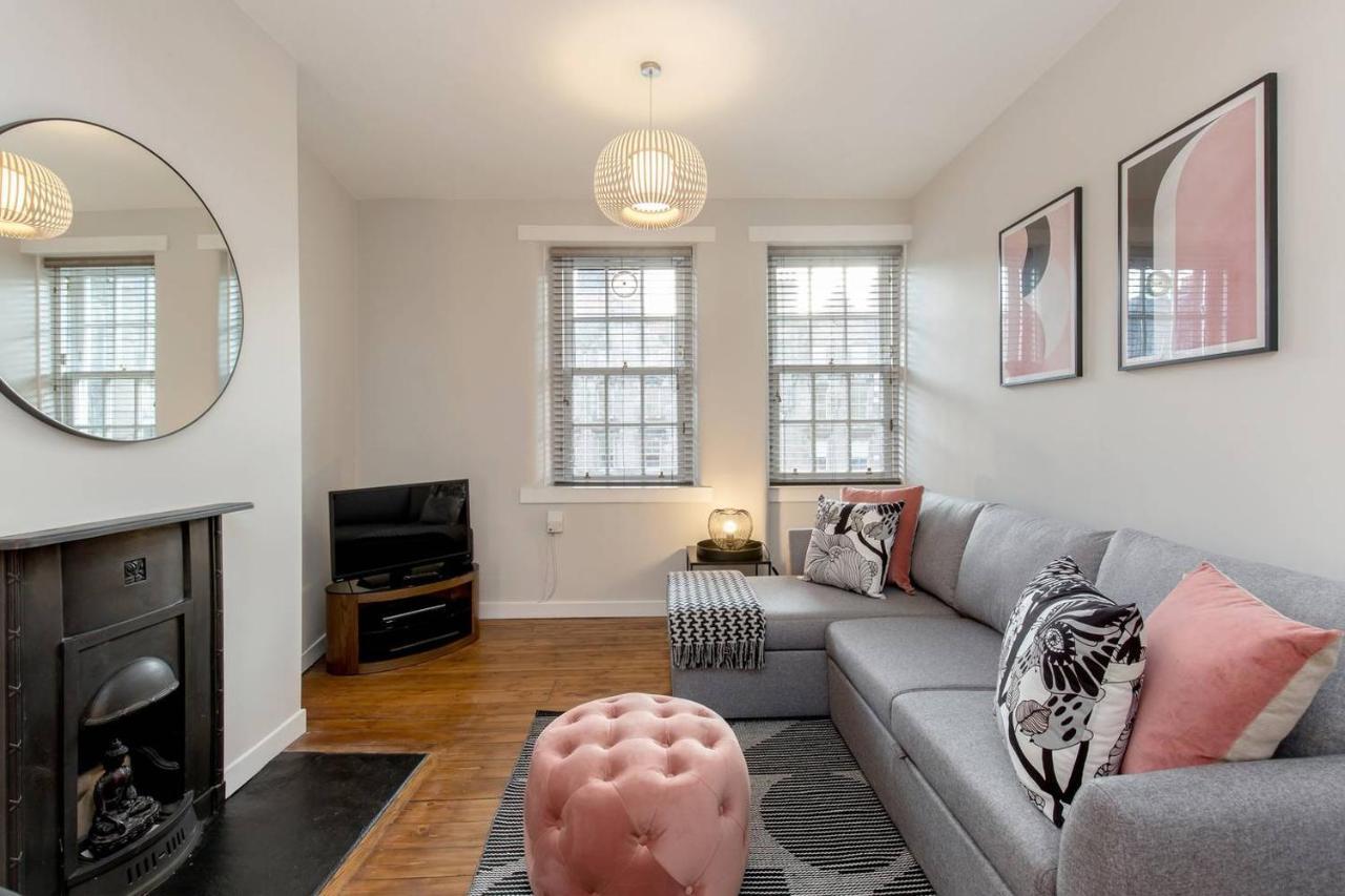 Altido Unique & Stylish Grassmarket Apt - Close To Castle Edimburgo Exterior foto